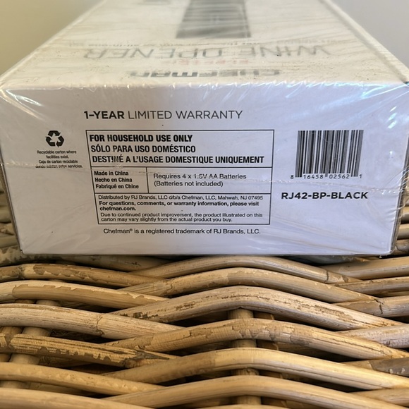 Chefman Electric Wine Bottle Opener 4pc Set Foil Cutter, Pourer, Vacuum Stop New - Picture 3 of 4